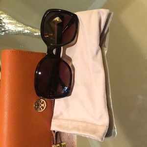 Tory Burch classic sunglasses